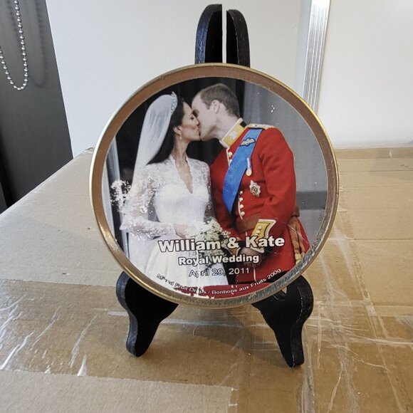 William and Kate Royal Wedding Collectible Simpkins Candy Tin April 29, 2011 GUC - Picture 1 of 6
